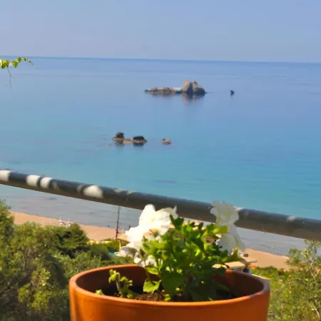Apartamento With Sea View And Pool - Corfu *